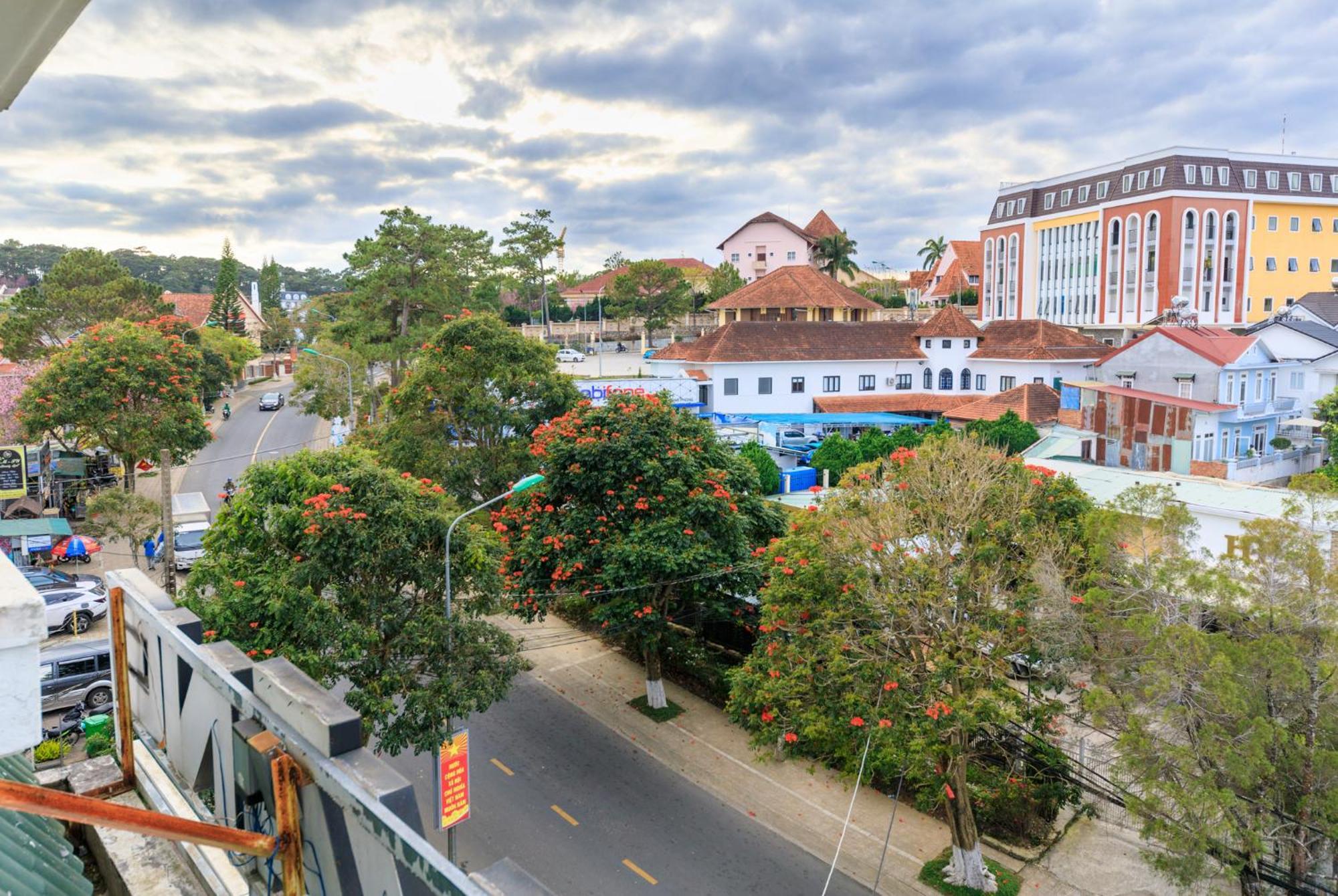 Golden Bee Hotel Đà Lạt Exterior foto